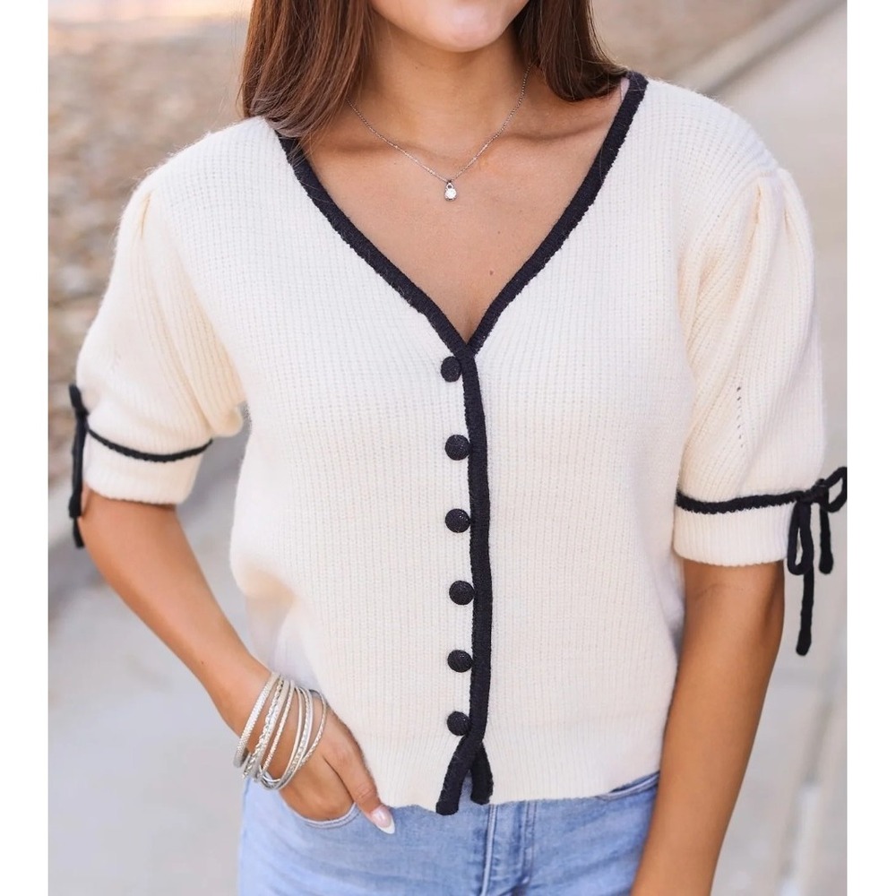 BiBi The Bow Essence‎ V Neck Sweater Button Down Cream Black Estimated Small
